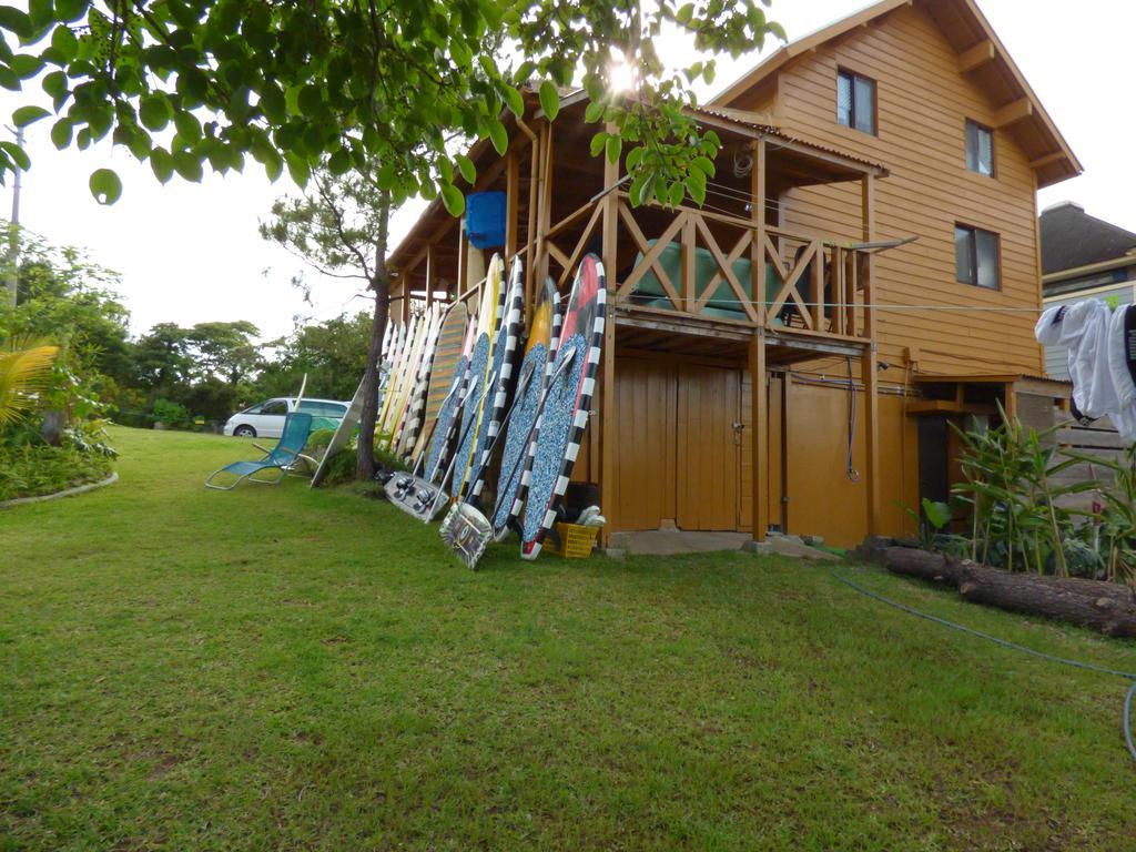 Tropical Surf House Okinawa Hotel Onna Kültér fotó