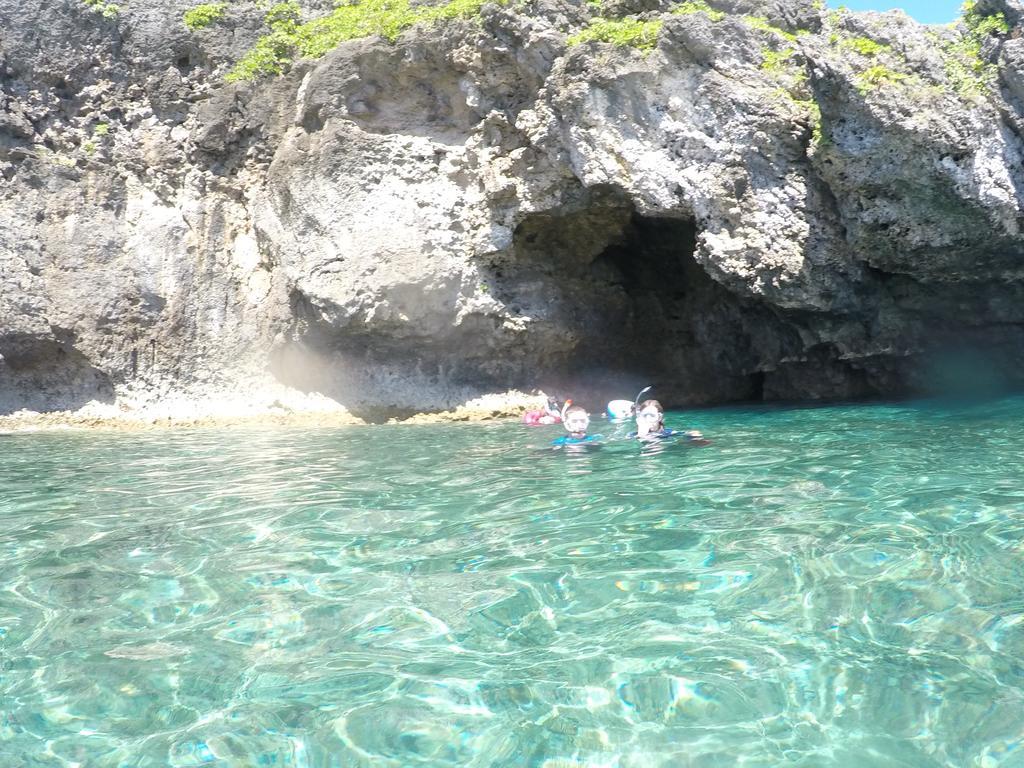 Tropical Surf House Okinawa Hotel Onna Kültér fotó