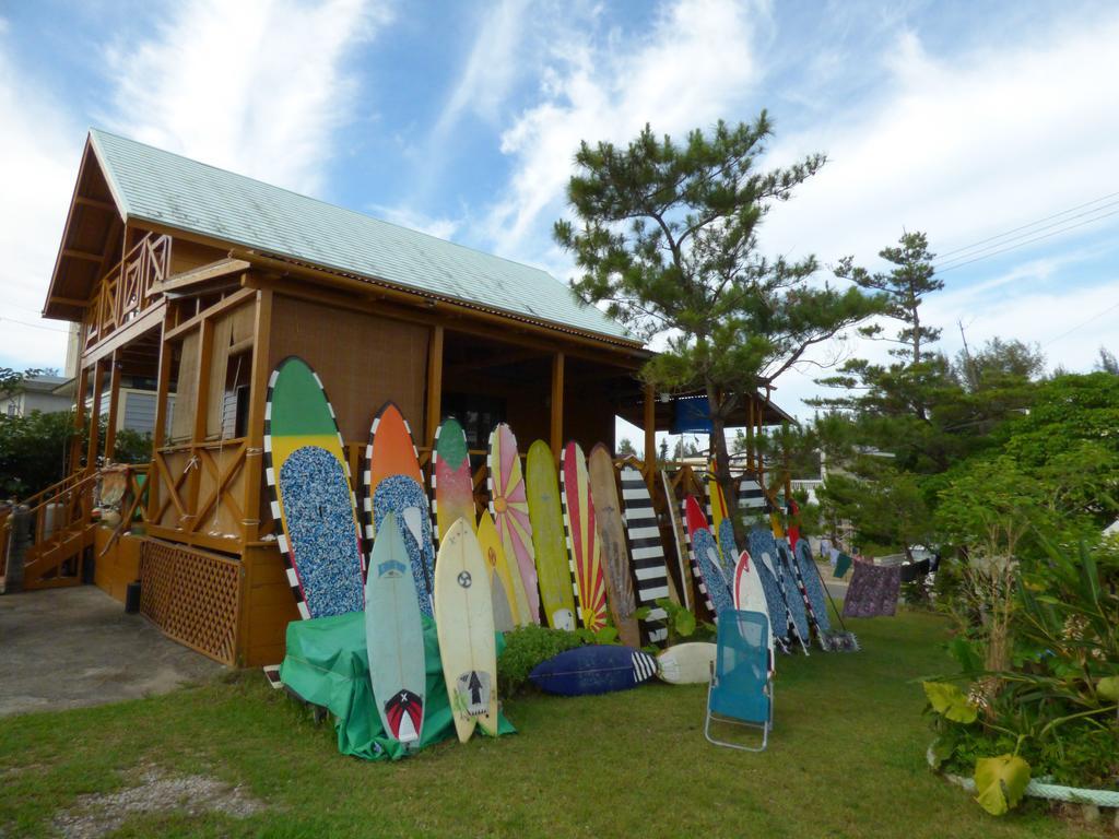 Tropical Surf House Okinawa Hotel Onna Kültér fotó