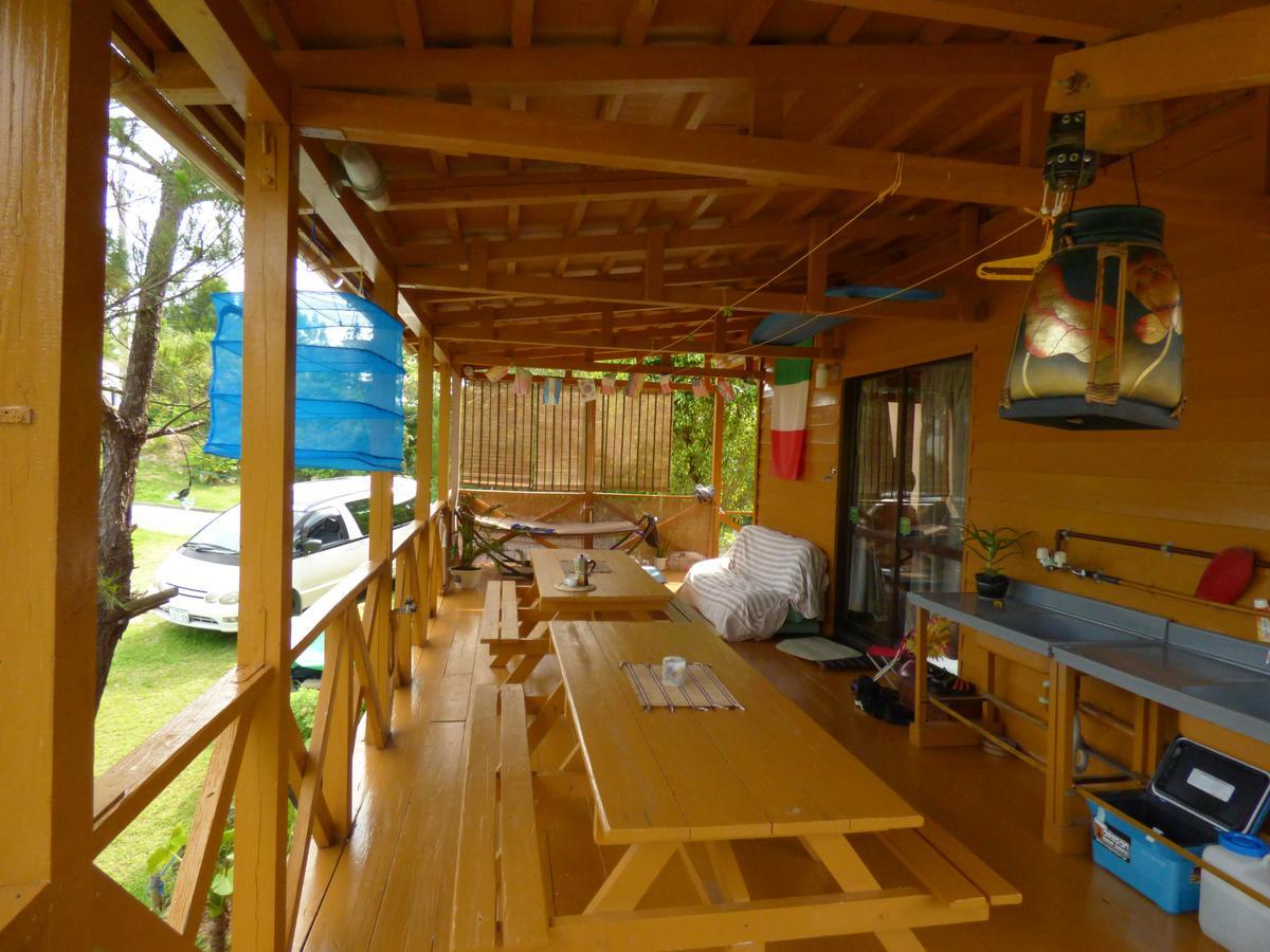 Tropical Surf House Okinawa Hotel Onna Kültér fotó